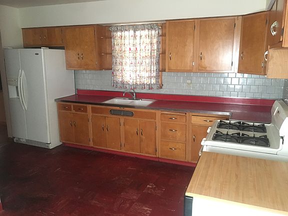3rd image of 10 Forestdale Park