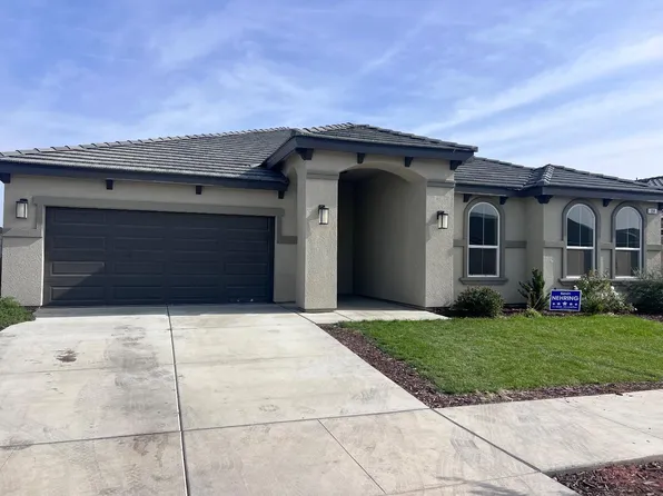 194 N Almond Ave, Kerman, CA 93630