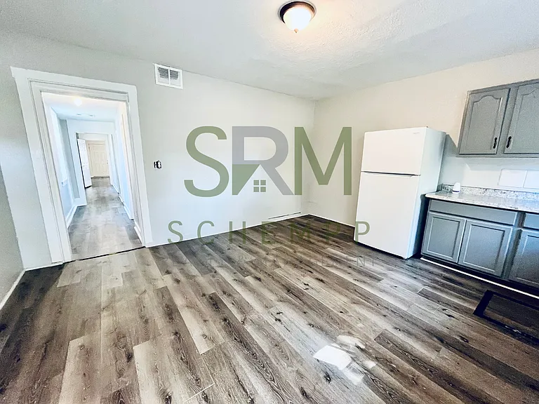 2300 W Madison St — Photo 11