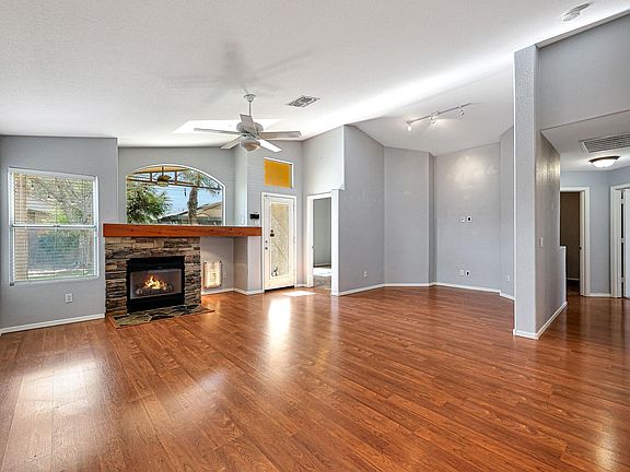 3rd image of 8001 W Quail Ave