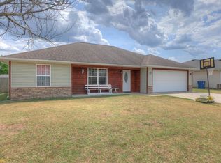 1911 Sylvan Ave, Neosho, MO 64850