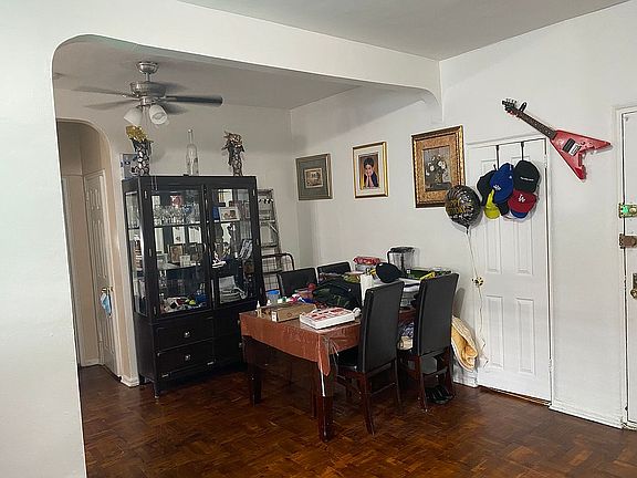 5th image of 3239 Barker Ave #J