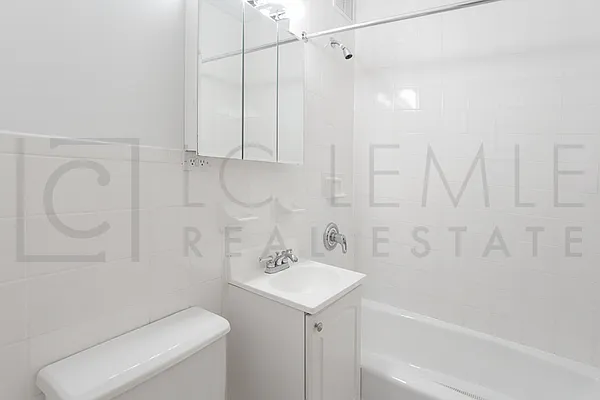 Rented by LC Lemle Real Estate Group | media 20