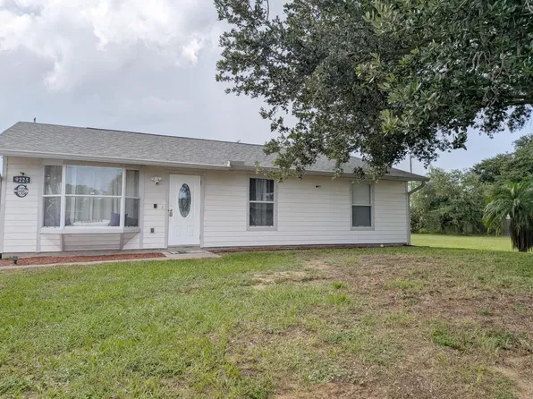 9225 101st Avenue, Vero Beach, FL 32967