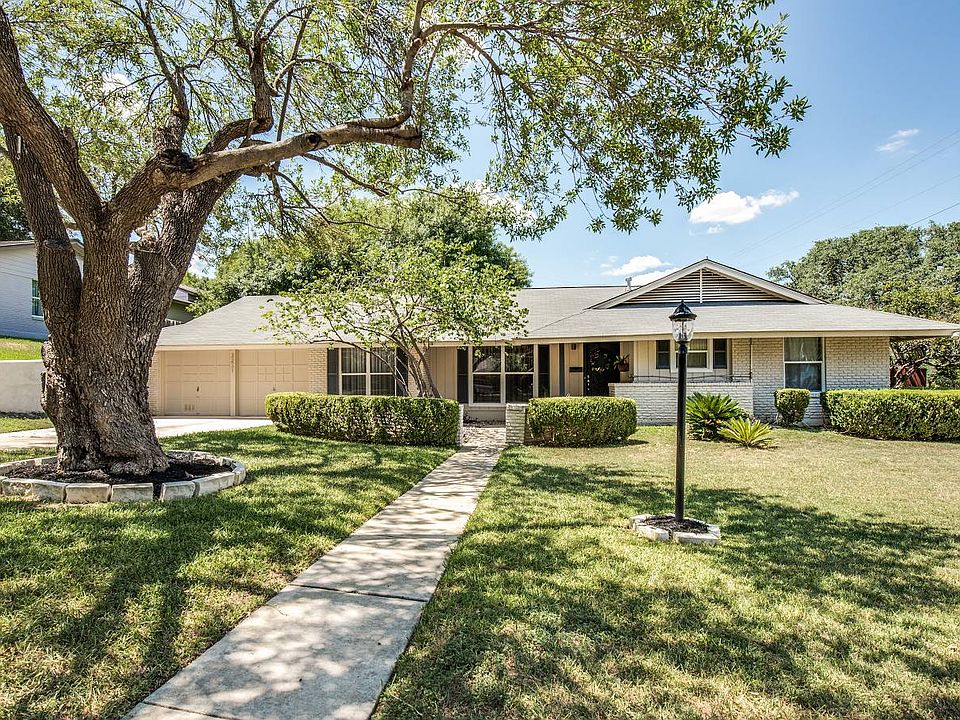 1st image of 3231 Burnside Dr