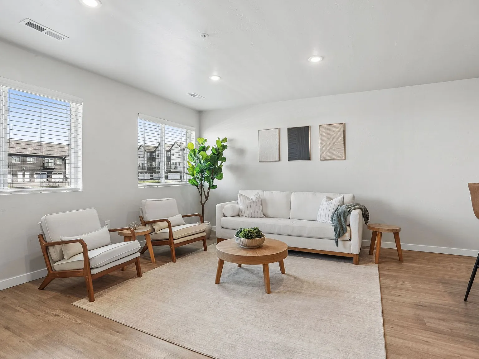 1580 Main Townhomes and Apartments — Photo 4