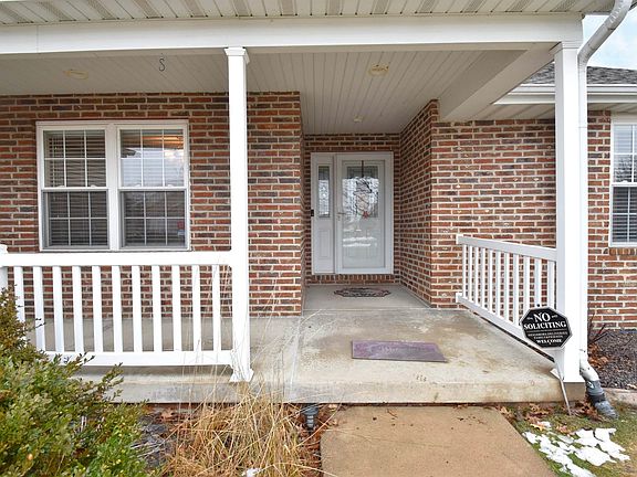 3rd image of 1101 Willow Lake Dr