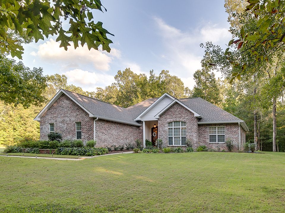 1st image of 1303 Lake Dr