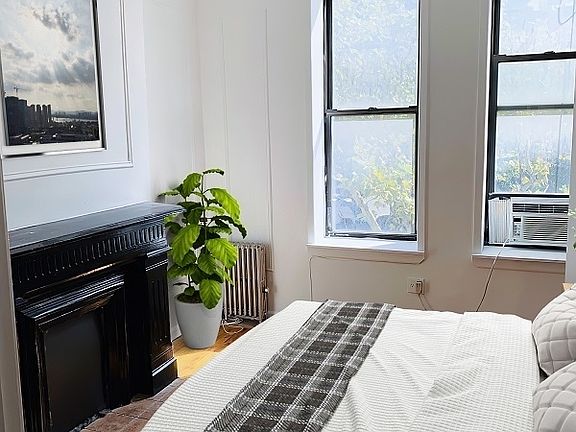 2nd image of 803 9th Ave APT 3N