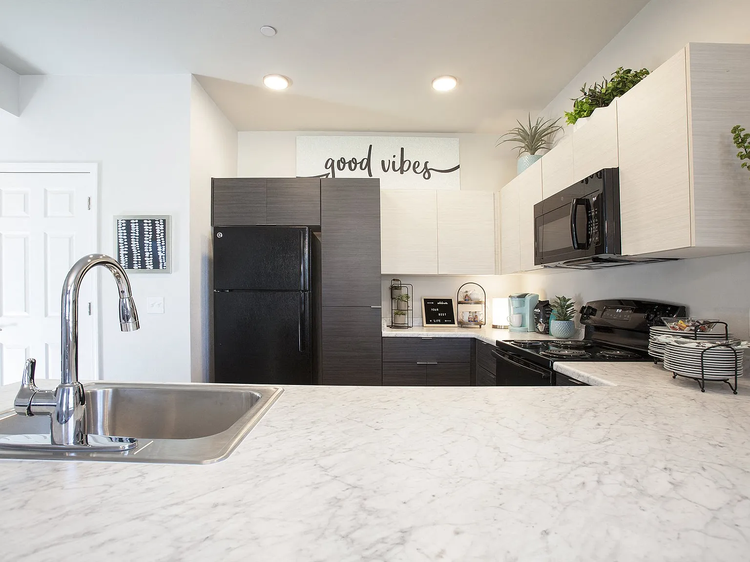 San Mateo Townhomes — Photo 2