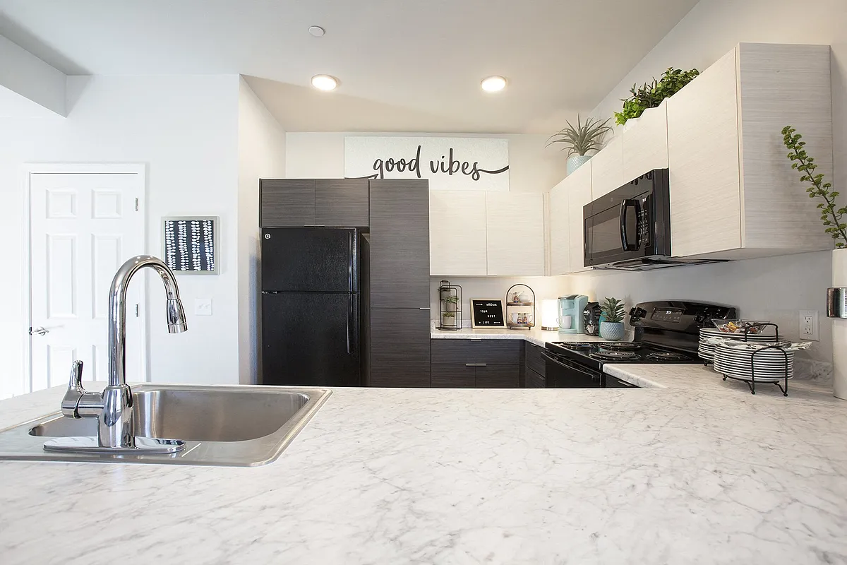 Building Photo - San Mateo Townhomes