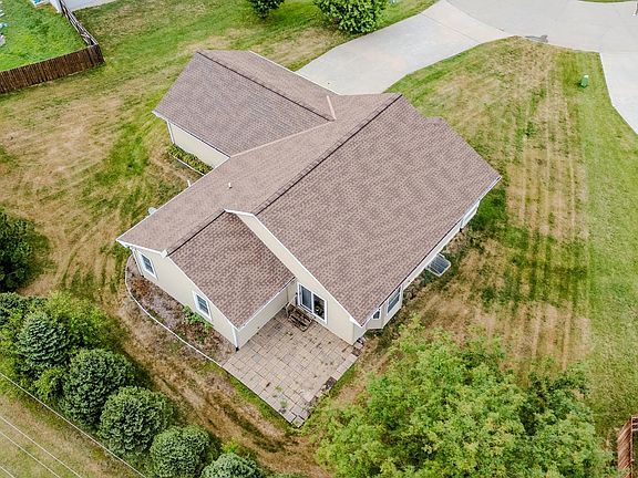 3rd image of 118 Snow Valley Cir
