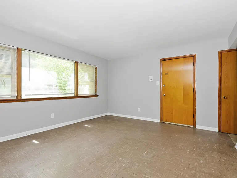 2320 W Garfield Blvd — Photo 7