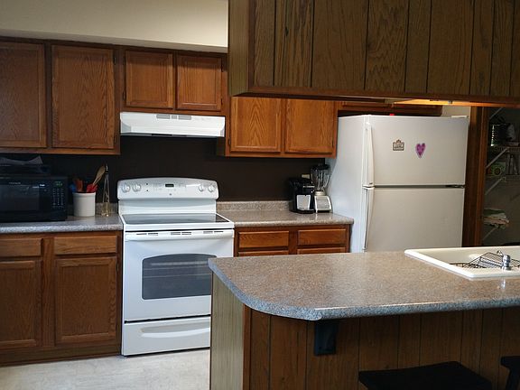 4th image of 9117 Parktop Ln APT A