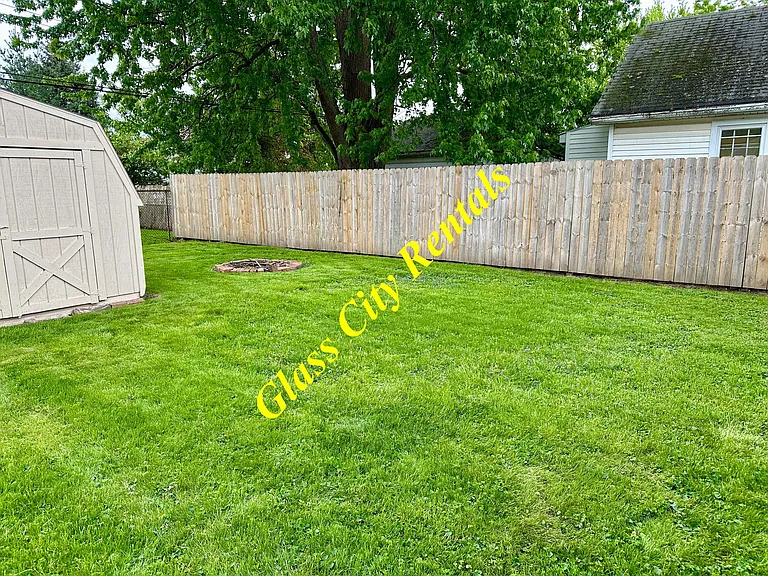 1309 Corry Ave — Photo 3