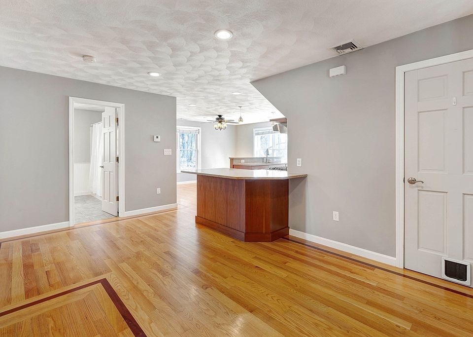 61 Trull Rd, Tewksbury, MA 01876 Zillow