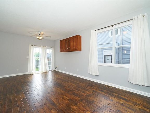 5th image of 2153 N Park Ave