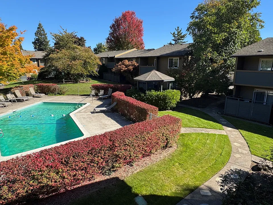 Crescent Ridge