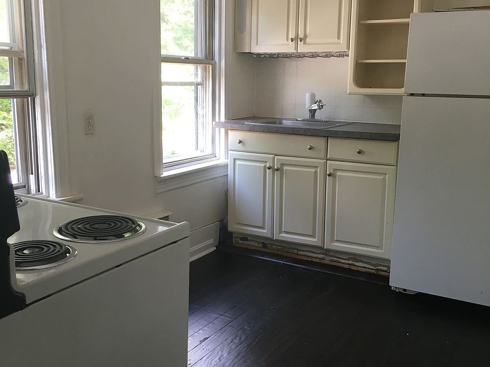 2nd image of 1301 Deer Run Rd APT 4