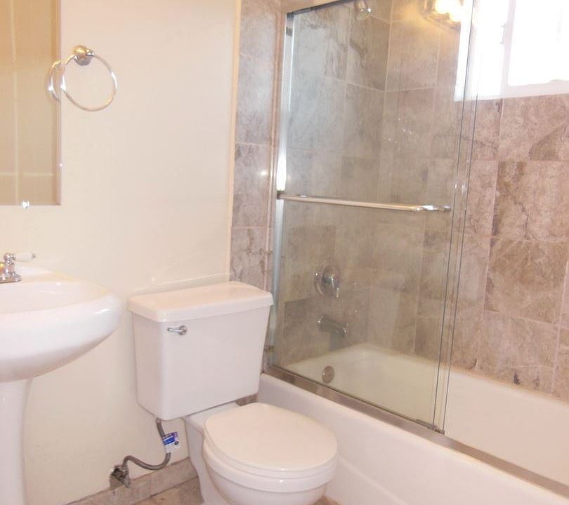 1st image of 1560 Regent St APT 2