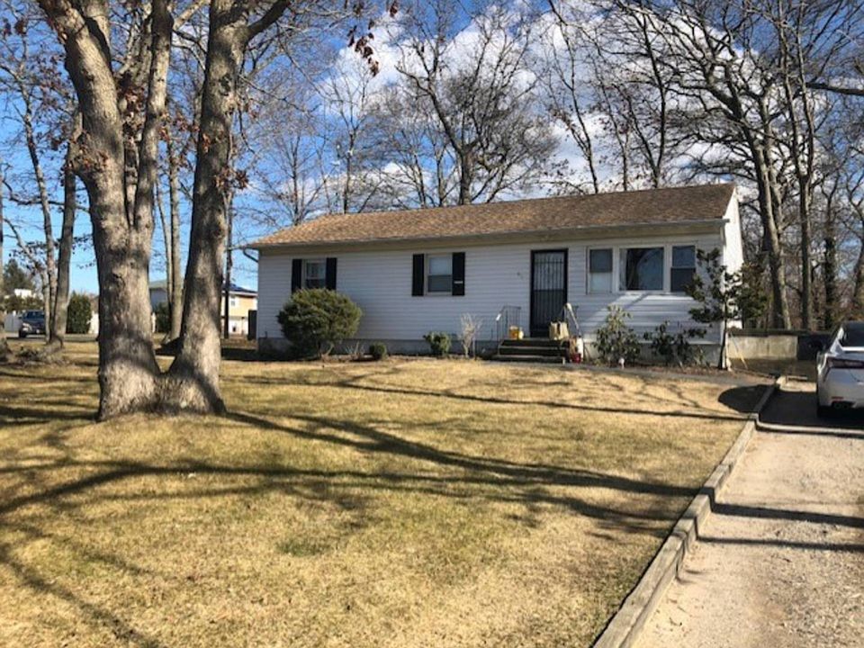 1st image of 65 Joyce Dr