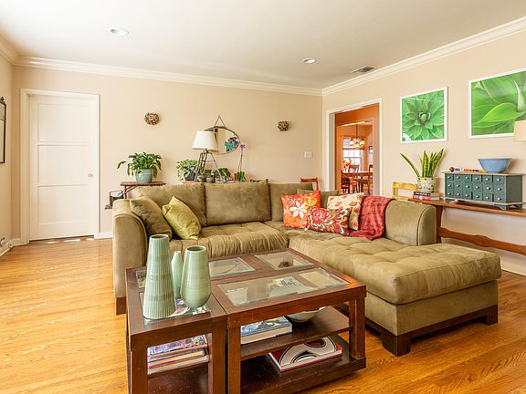 5th image of 4224 Hazeltine Ave