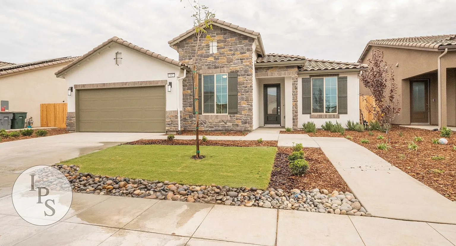 2022 South/East Fresno Home, 4BR/2BA - Lots of Amenities! — Photo 2