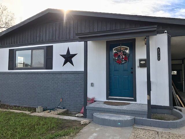 1st image of 1312 E Century Ave