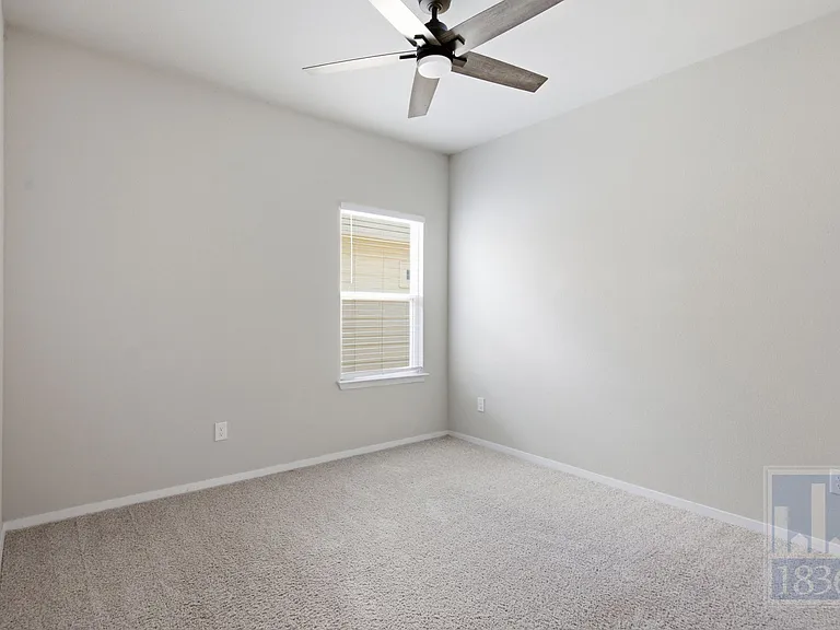 171 Catalina Dr — Photo 17