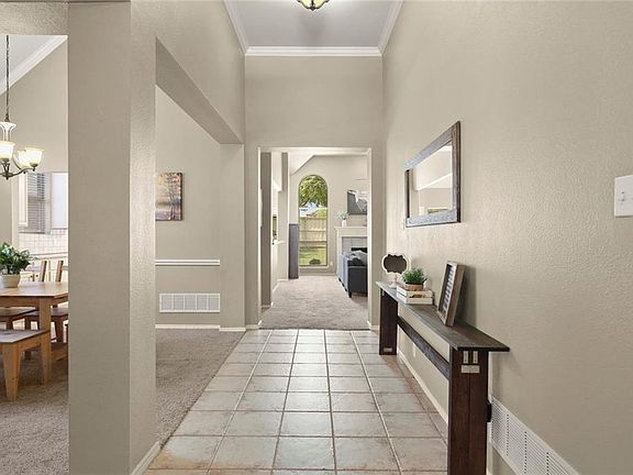 4th image of 8600 Falconet Cir