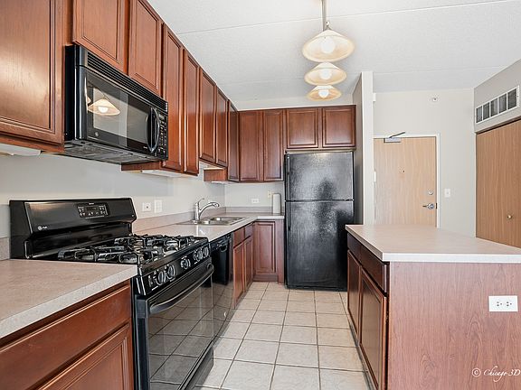 5th image of 515 Main St APT 507