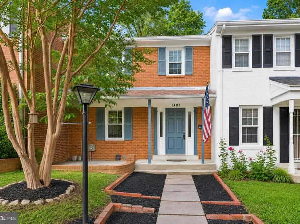 1403 Deerfield Ln, Woodbridge, VA 22191