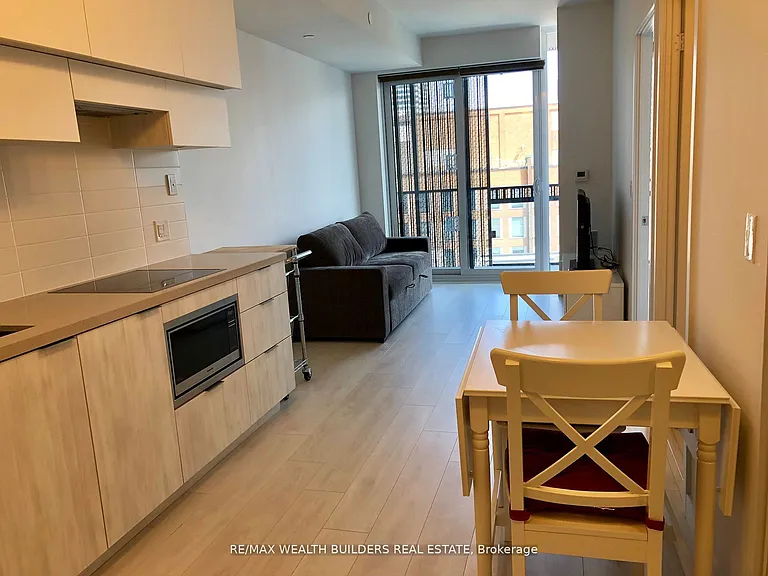 8 Eglinton Ave E #1010 — Photo 6