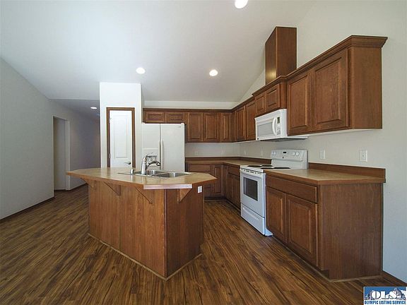 5th image of 1822 W 15th St