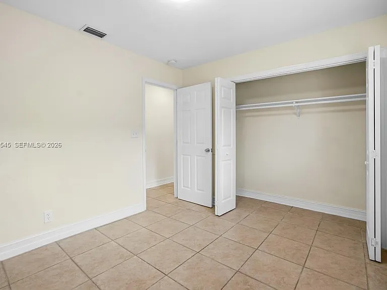 7604 Sw St #10 — Photo 8