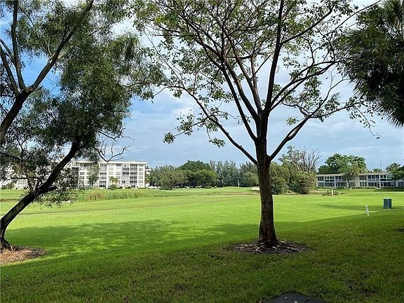 3rd image of 2651 S Palm Aire Dr APT 207