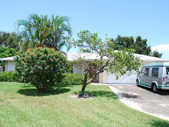 2nd image of 936 Evergreen Dr