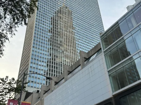 111 E Chestnut St, Chicago, IL