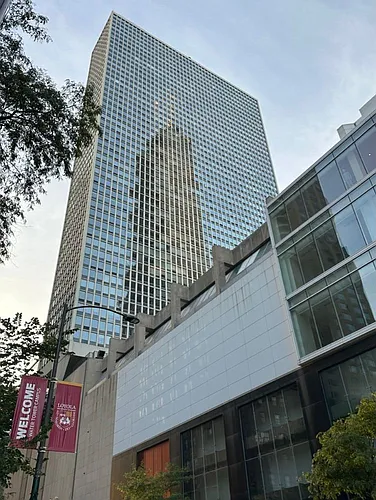 111 E Chestnut St #40E Photo 1