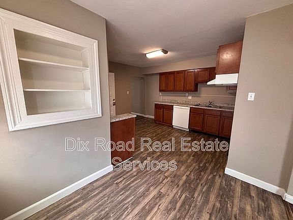 5th image of 235 Niagara Ave