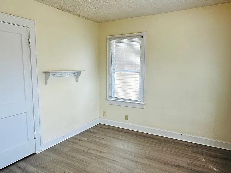 494 E Maynard Ave — Photo 8