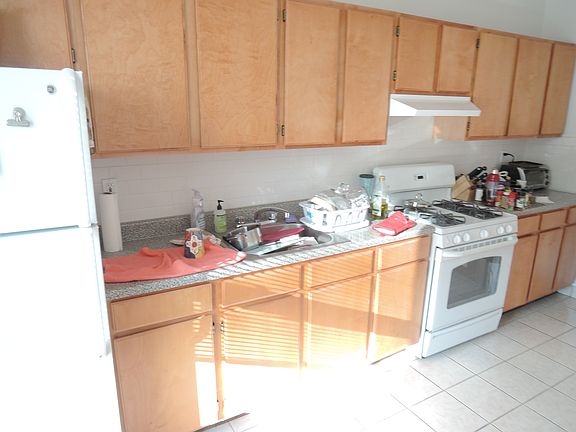 2nd image of 2558 44th St