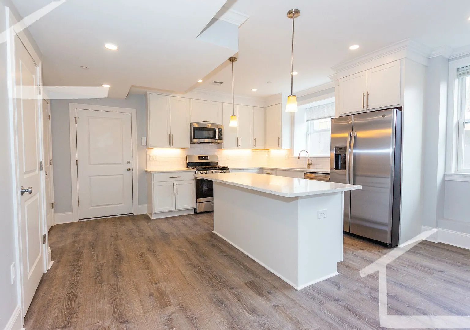 No Brokers Fee. New Construction in Brighton. Central Heat/AC, High-End Finishes, Free Laundry, P... — Photo 2