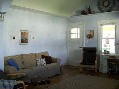 4th image of 1113 E 5th St