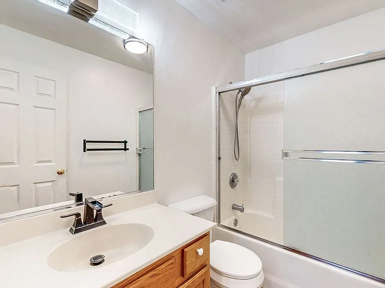 1211 Hidden Creek Pl — Photo 17