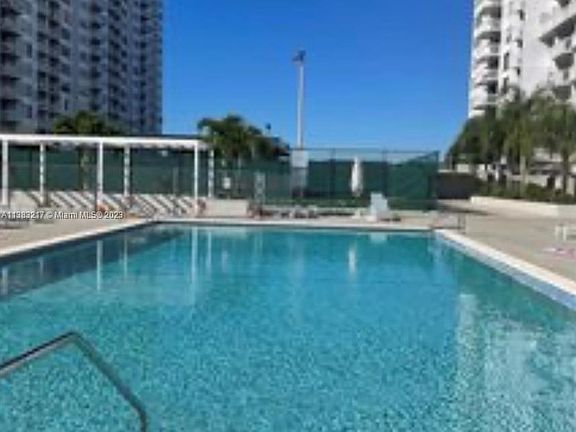 4th image of 2750 NE 183rd St APT 1508
