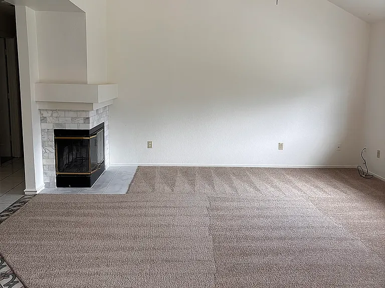 7170 Cloverleaf Way — Photo 7