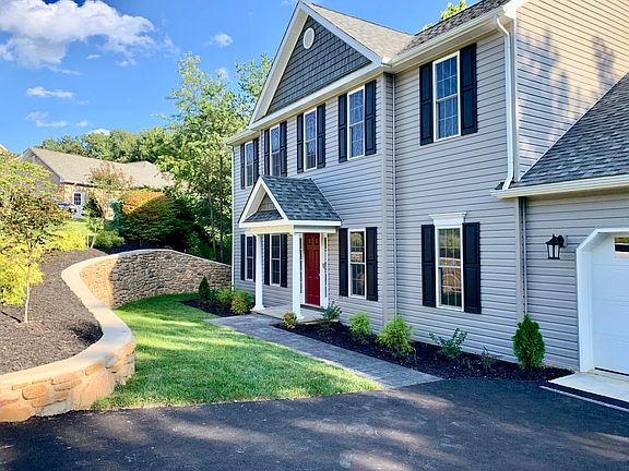 2nd image of 1838 Carleton Dr