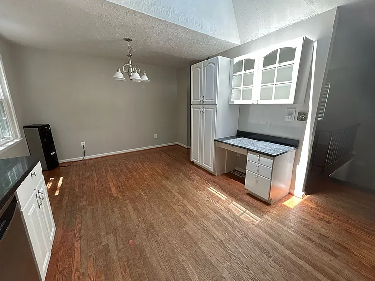 1239 Fairfax Ave — Photo 5