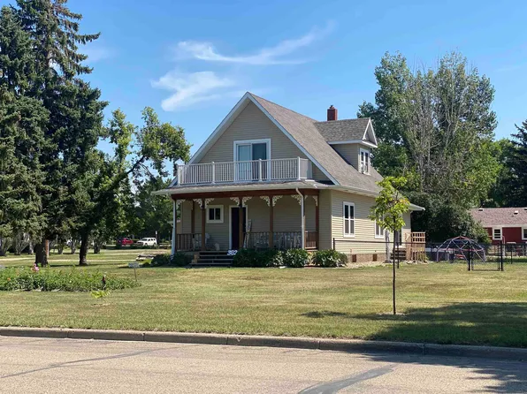 362 5th St NE, Garrison, ND 58540